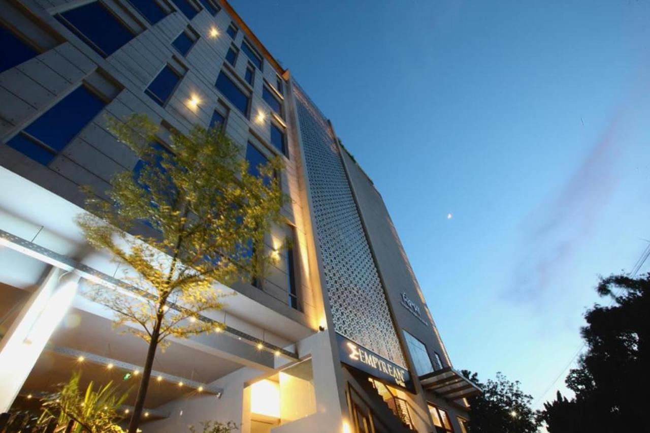 Empyrean Dhaka City Centre Bagian luar foto
